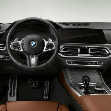 M leather steering wheel BMW X5 M50i and M50d M leather steering wheel BMW X5 M50i and M50d G05 cockpit