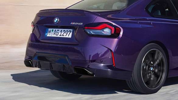 尾部四分之三之角度視圖 BMW 2 Series Coupé G42 2021 BMW 2 Series Coupé G42 2021 Thundernight 金屬外觀漆面尾部四分之三之角度視圖