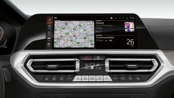 BMW 3 Series Sedan,BMW iDrive 7.0作業系統 具有 BMW iDrive 7.0作業系統的 BMW 3 Series Sedan 駕駛艙顯示熒幕正面特寫。