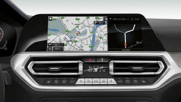 BMW 3 Series Sedan,BMW Live Cockpit Professional 具有 BMW Live Cockpit Professional的 BMW 3 Series Sedan 駕駛艙顯示熒幕正面特寫。