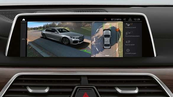 全新BMW旗艦豪華房車THE 7:泊車輔助系統 全新BMW旗艦豪華房車THE 7:泊車輔助系統