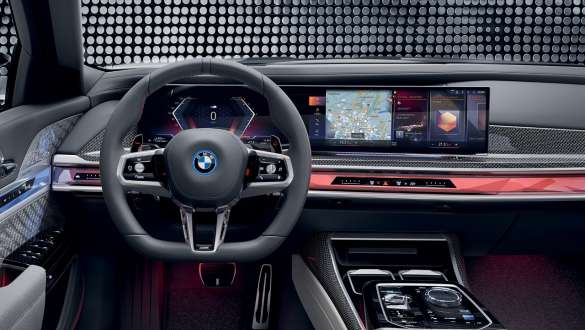 BMW i7 M70 xDrive Sedan G70 可預約功能 BMW i7 M70 xDrive Sedan G70 可預約功能