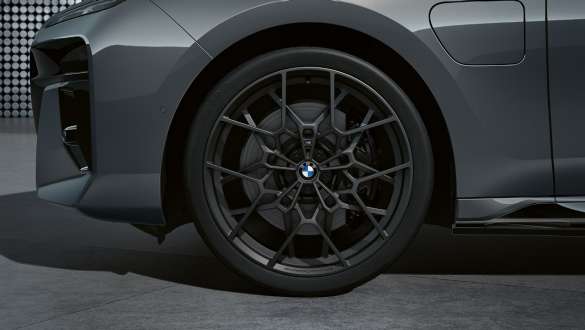 BMW i7 M70 xDrive Sedan G70 22 吋 M Performance 鍛造 Cross-spoke style 912 M Frozen Gunmetal Grey 輪圈,全套夏季輪胎 BMW i7 M70 xDrive Sedan G70 22 吋 M Performance 鍛造 Cross-spoke style 912 M Frozen Gunmetal Grey 輪圈,全套夏季輪胎