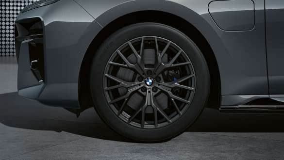 BMW i7 M70 xDrive Sedan G70 20 吋 M Performance 輕合金 Y-spoke style 911 M Jet Black matt 輪圈全套夏季輪胎。 BMW i7 M70 xDrive Sedan G70 20 吋 M Performance 輕合金 Y-spoke style 911 M Jet Black matt 輪圈全套夏季輪胎