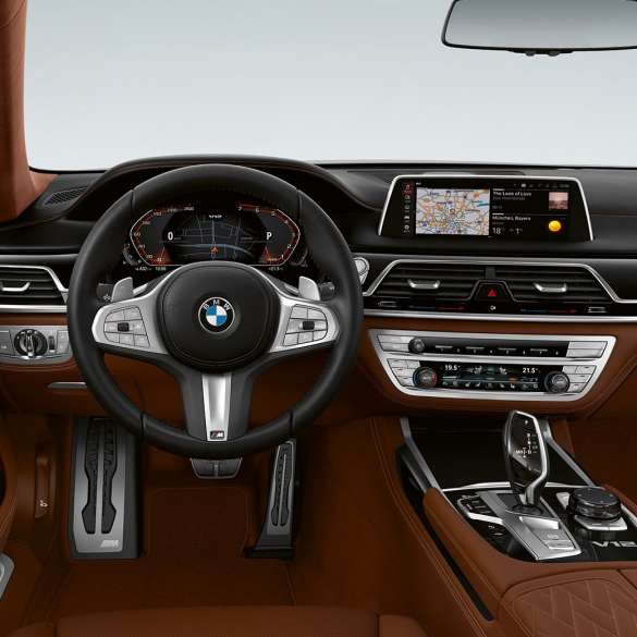車廂設計 BMW M760Li xDrive 旗艦豪華房車車廂設計