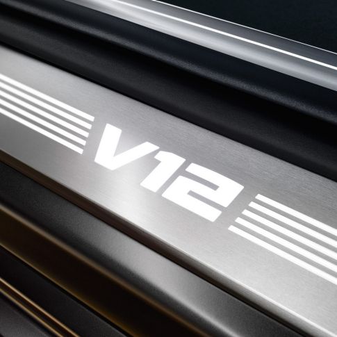 BMW M760Li xDrive 旗艦豪華房車 V-12引擎 BMW M760Li xDrive 旗艦豪華房車