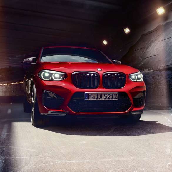 BMW X4 M Competition,正面視圖。 BMW X4 M Competition,Toronto Red 金屬,外觀設計,正面視圖。