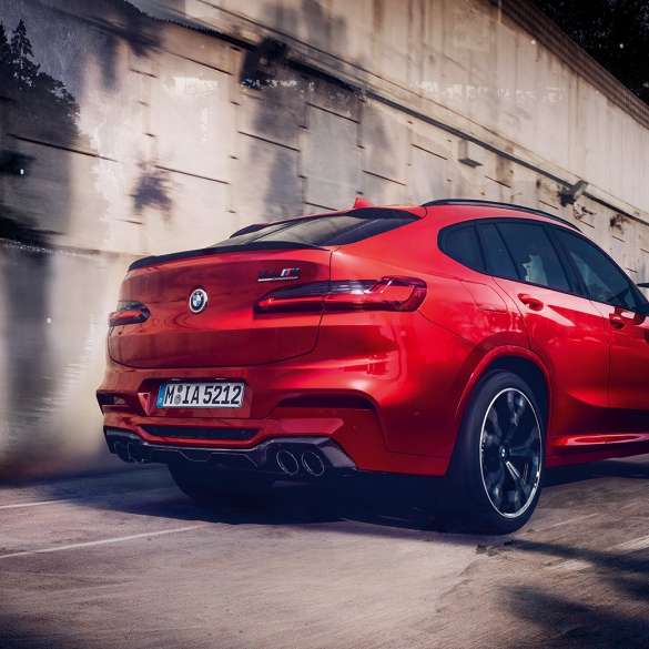 BMW X4 M Competition,碳纖維鏡蓋。 BMW X4 M Competition,Toronto Red 金屬,外觀設計,M Carbon 外觀套件,碳纖維鏡蓋。