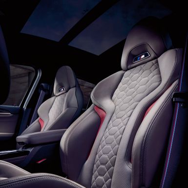 BMW X4 M Competition,M Sport 座椅。 BMW X4 M Competition,內飾,「美利奴」皮革 Adelaide Grey M Sport 座椅。
