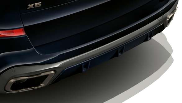 M Sport 排氣系統 BMW X5 M50i 和 M50d M Sport 排氣系統 BMW X5 M50i 和 M50d G05 特寫尾部視圖