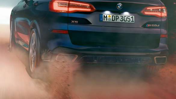BMW X5 M50d 搭配 BMW xDrive BMW X5 M50d 搭配 BMW xDrive 四驅系統 G05 尾部視圖