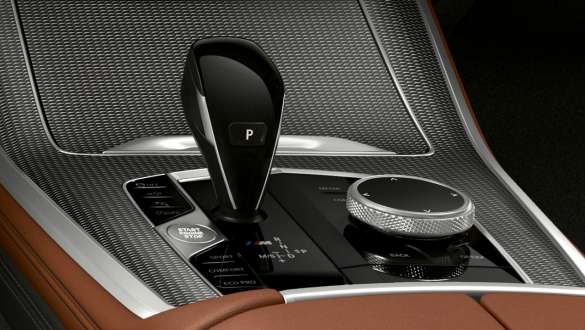 BMW X5 M50i 和 M50d 搭配 Steptronic Sport 變速箱 BMW X5 M50i 和 M50d 搭配 Steptronic Sport 變速箱 G05 內飾