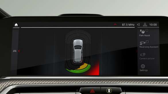 BMW X5 M Automobiles 搭配進階泊車輔助系統 進階泊車輔助系統 BMW X5 M Automobiles F95 內飾