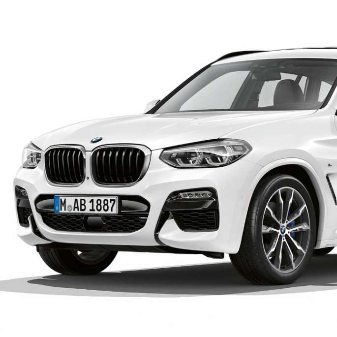 BMW X3 M40i,M Sport ,正三七面角度 BMW X3 M40i,M Sport, 正三七面角度