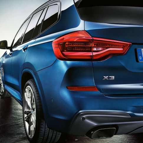 BMW X3 M40i,七三面角度拍攝,LED 尾燈 BMW X3 M40i,七三面角度拍攝,LED 尾燈