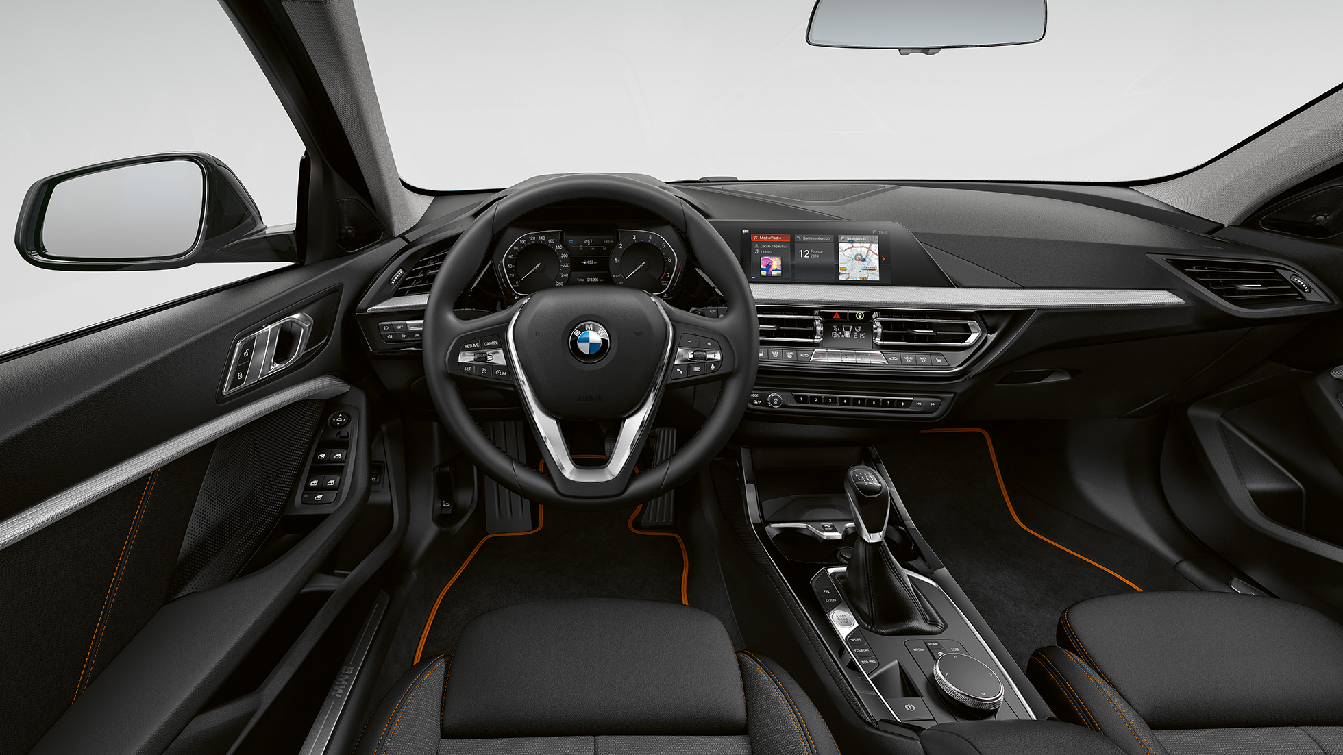 運動型真皮軚環 BMW 1 Series Model Sport Line,駕駛艙,配備運動型真皮軚環。