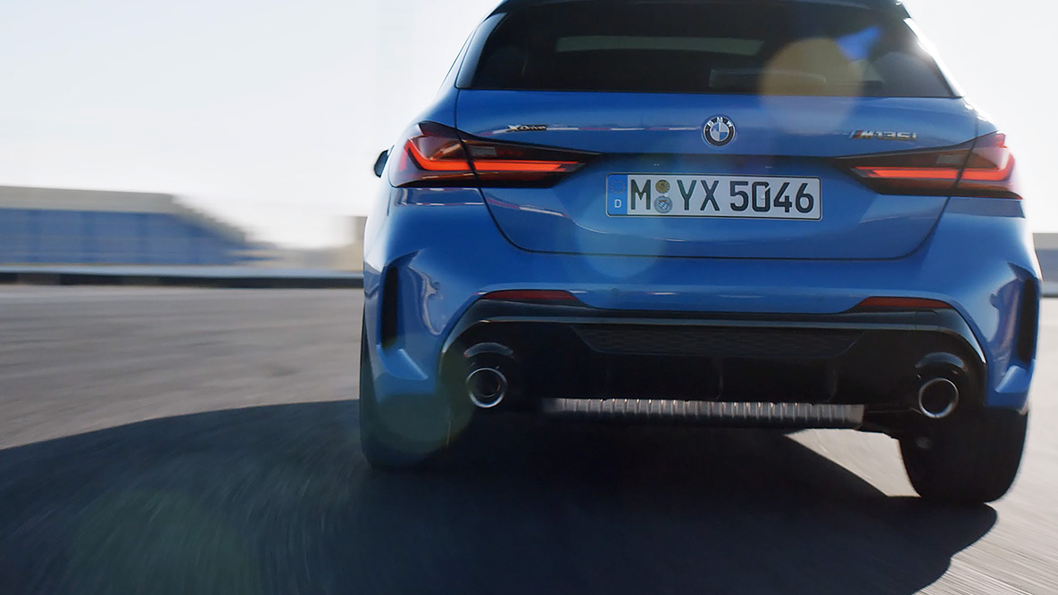 M Sport 轉向系統 BMW 1 Series,配備 M Sport 轉向系統。