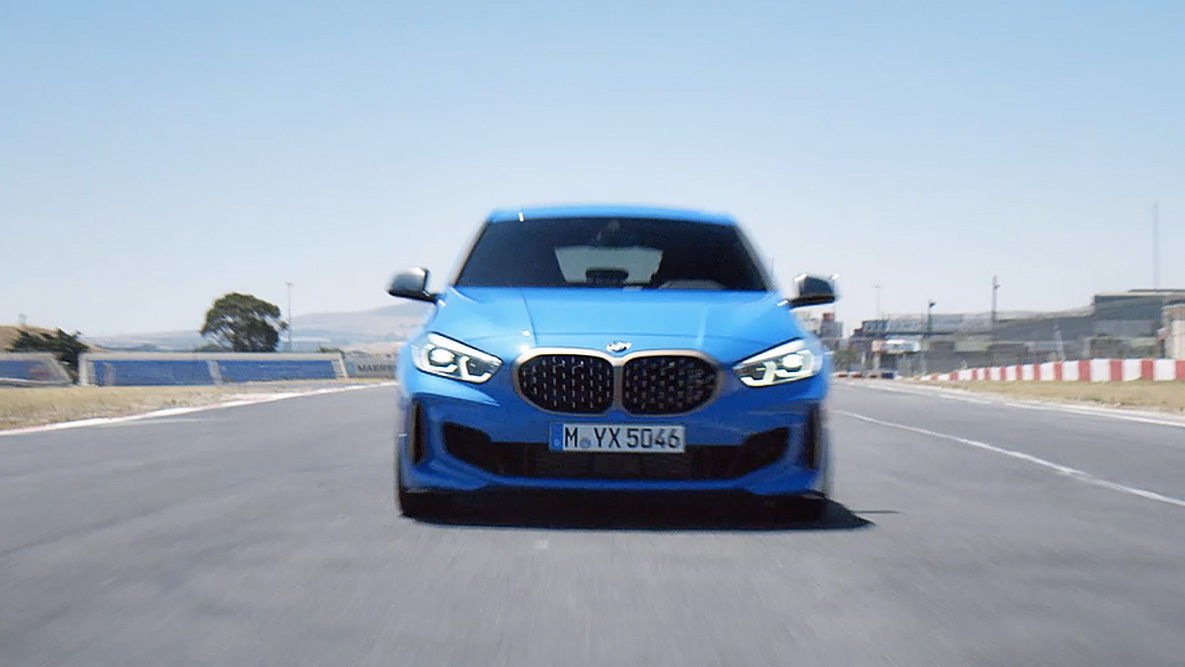 牽引力和行駛穩定性。 BMW 1 Series,具有高牽引力和行駛穩定性。