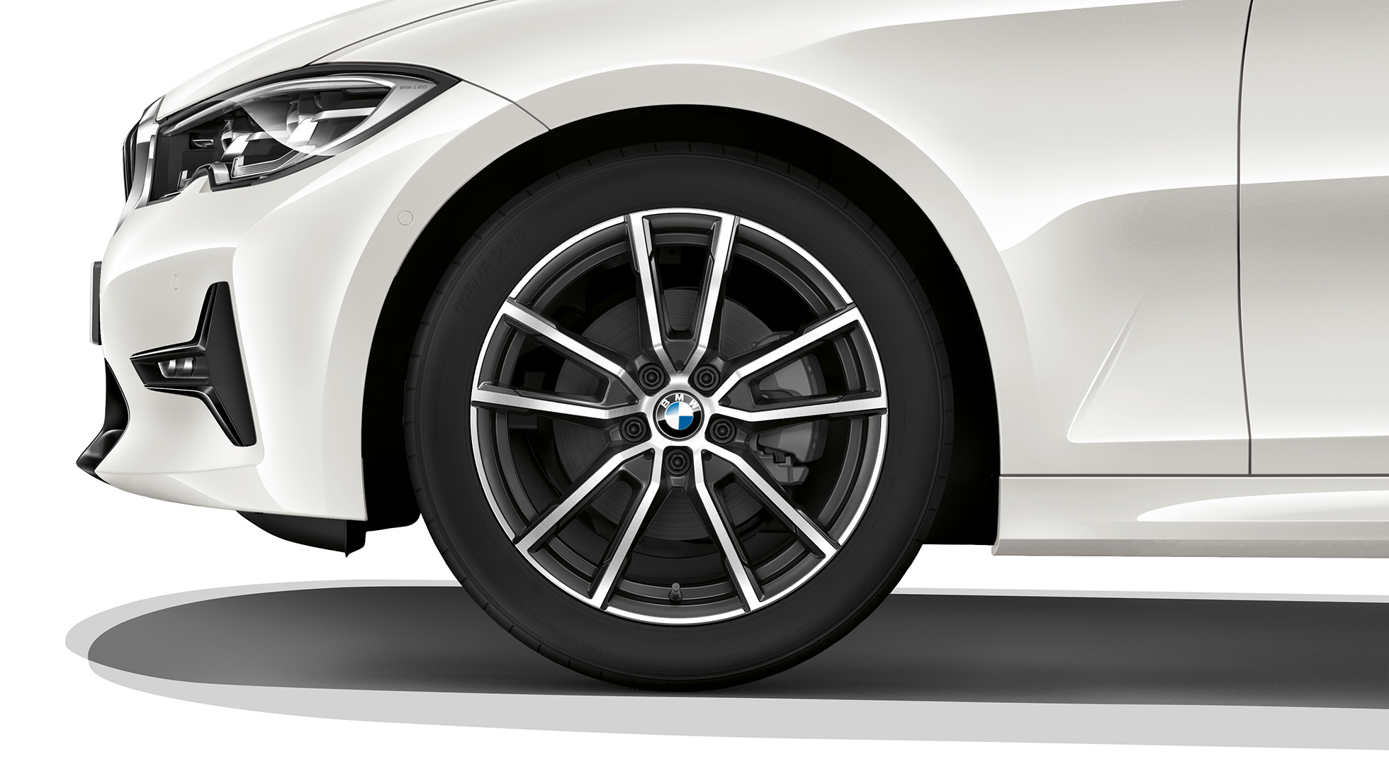 BMW 3 Series Sedan, Model Sport Line light alloy wheel Close-up of the light alloy wheel of the BMW 3 Series Sedan with Model Sport Line equipment.