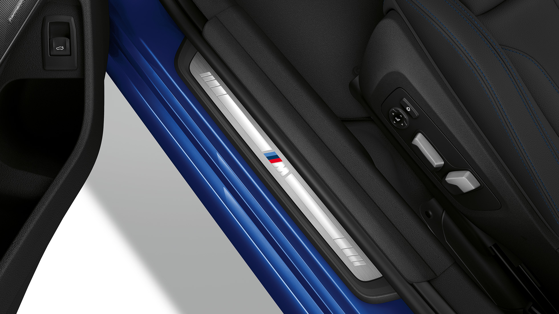 BMW 3 Series Sedan, Model M Sport entry sill Top view of the door sill of the BMW 3 Series Sedan with Model M Sport features.