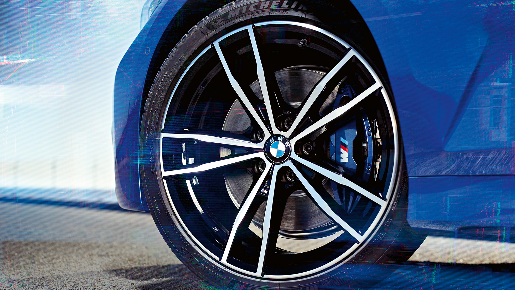 BMW 3 Series Sedan,輕合金亮黑色輪圈 791 M BMW 3 Series Sedan 的 19'' M 輕合金亮黑色輪圈 791 M 特寫。