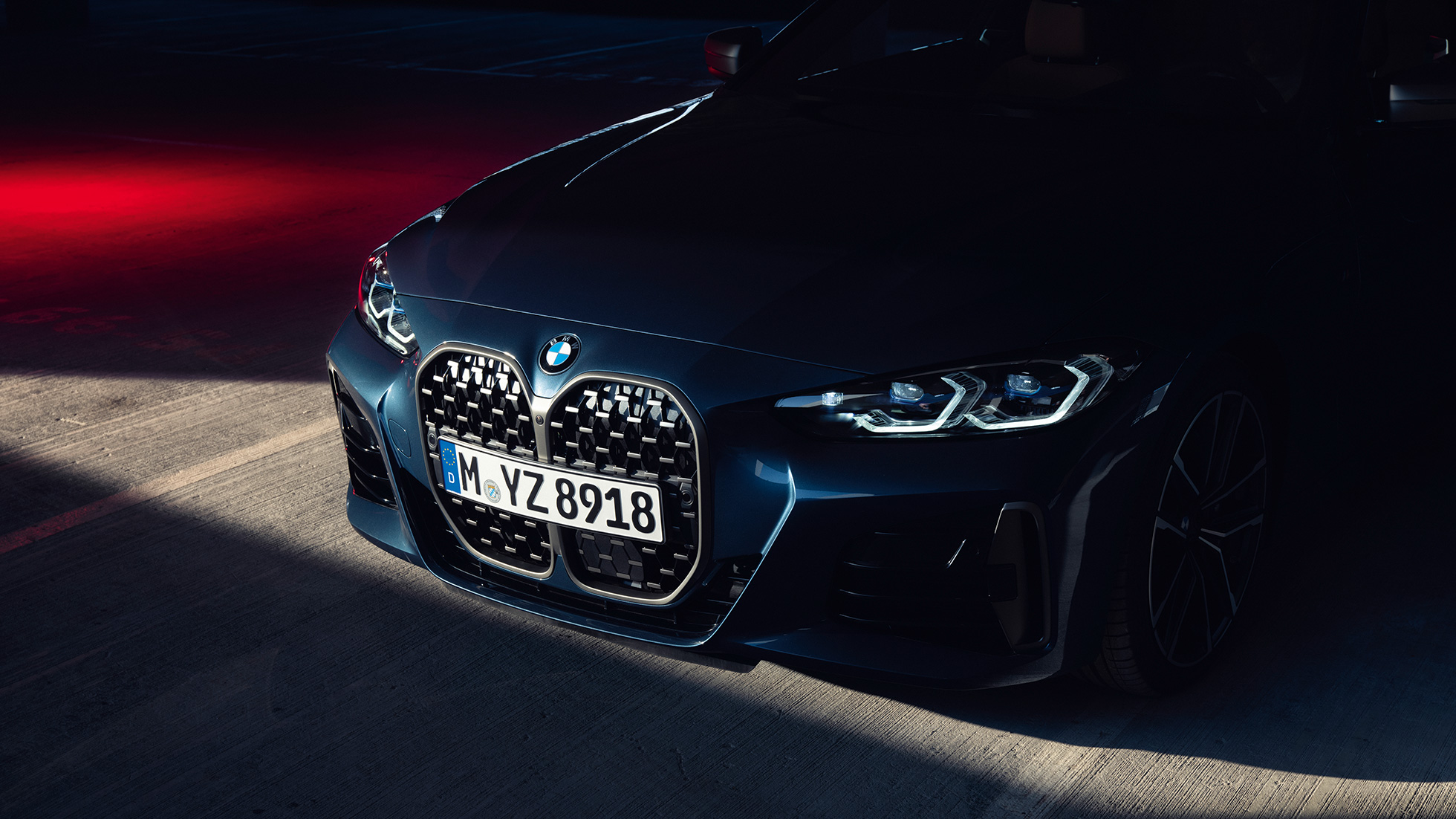 BMW 4 Series Coupé G22 2020,正面視角,雙腎格柵 BMW 4 Series Coupé G22 2020,Arctic Race 藍色金屬,正面特寫視角,雙腎格柵