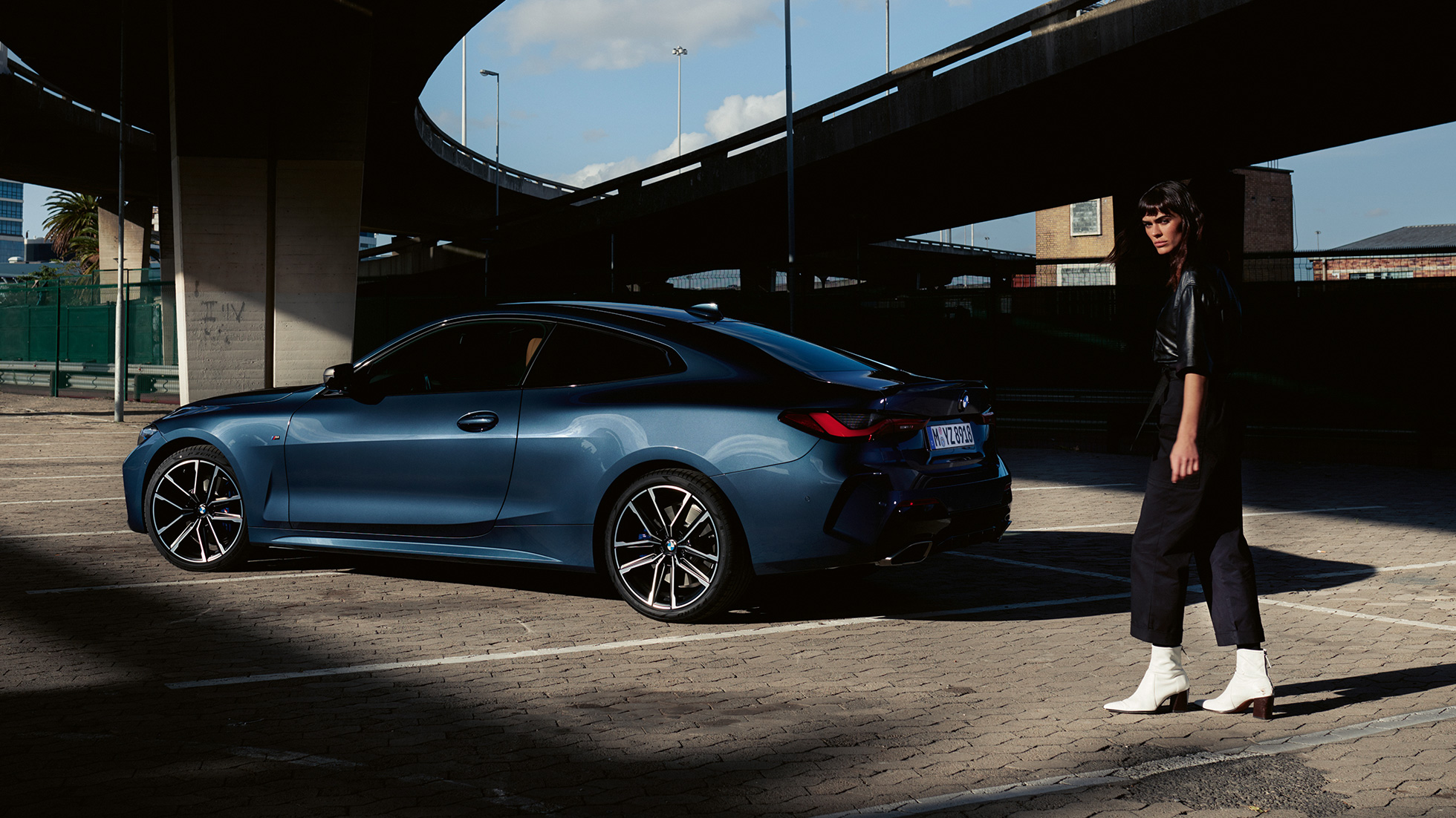 BMW 4 Series Coupé G22 2020,側面視角,流線型車頂 BMW 4 Series Coupé G22,Arctic Race 藍色金屬,2020,側面視角,流線型車頂