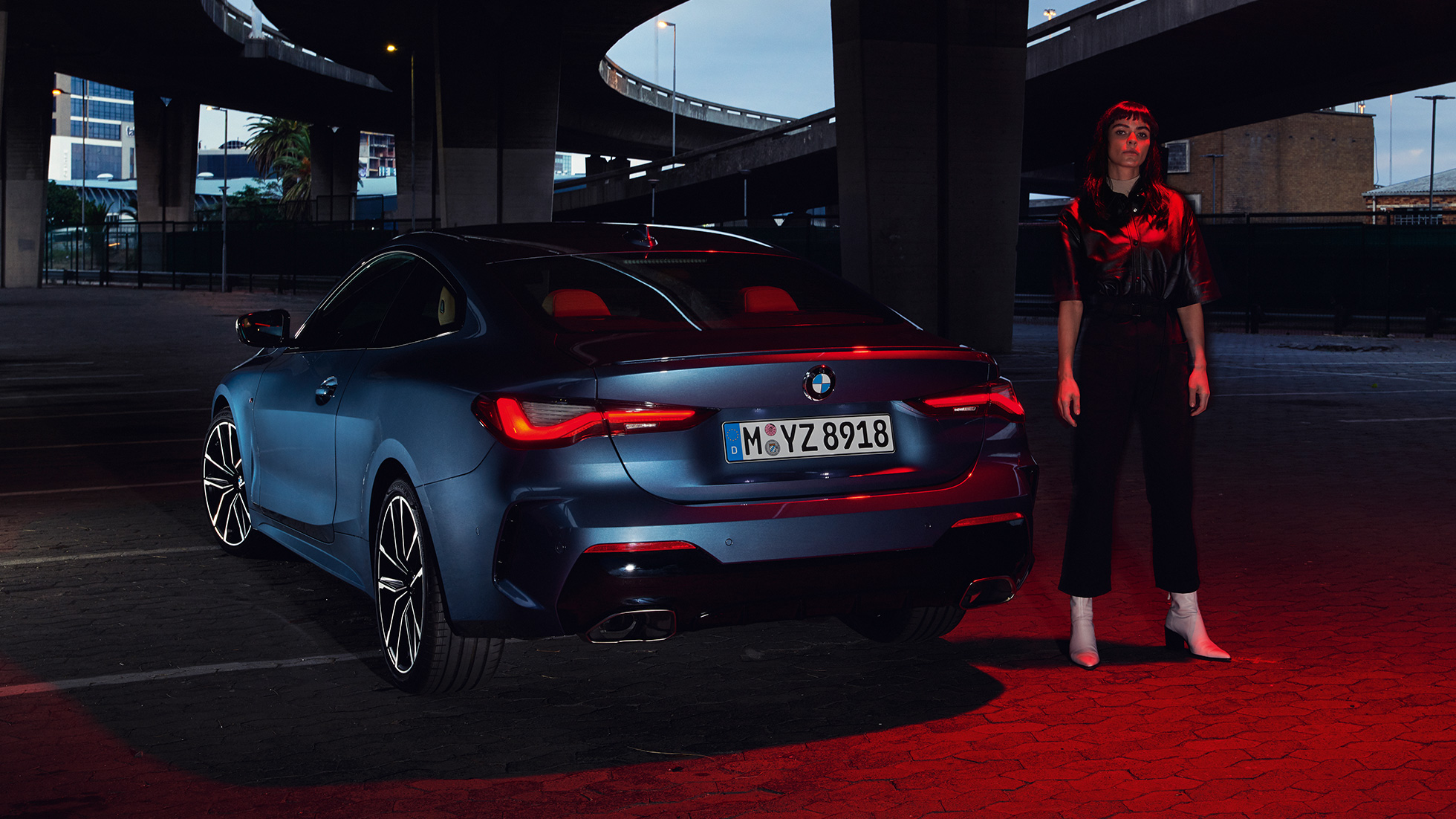BMW 4 Series Coupé G22,尾部視角,尾燈 BMW 4 Series Coupé G22 2020,Arctic Race 藍色金屬,尾部視角,尾燈