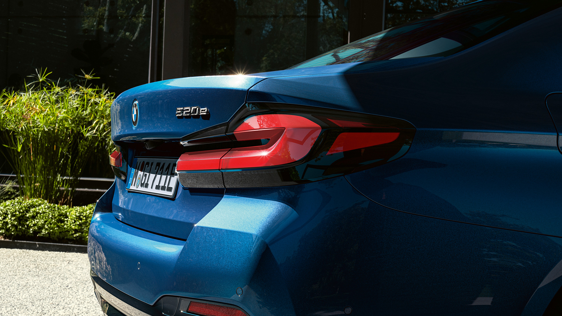 3D 造型的尾燈,BMW 5 Series Sedan G30 3D 造型的尾燈,BMW 5 Series Sedan G30 Facelift 2020,Phytonic Blue 藍色,尾部特寫