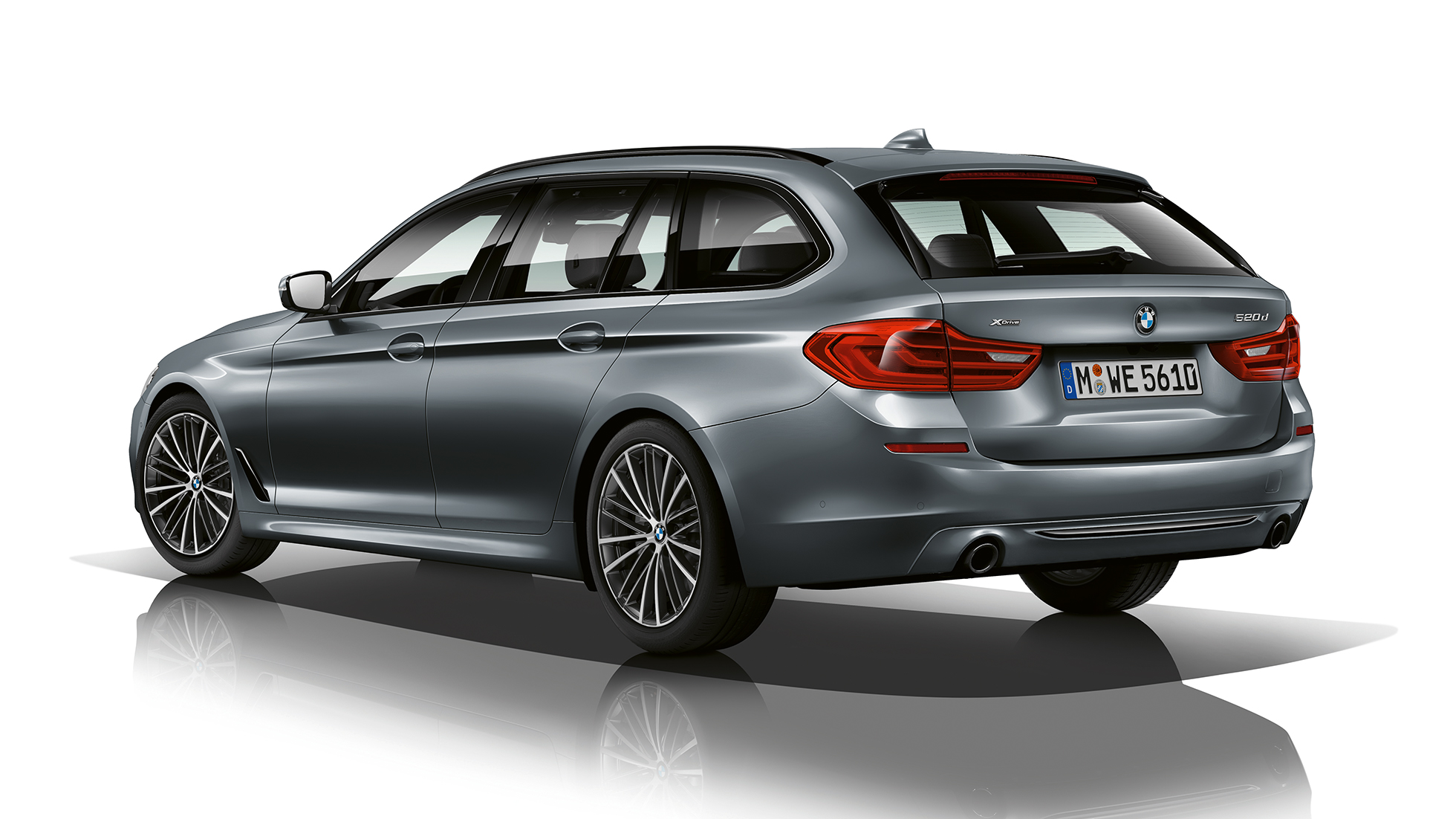 Sport Line three-quarter rear view BMW 5 Series Touring Sport Line BMW 5 Series Touring 520d Touring G31 Bluestone metallic three-quarter rear view