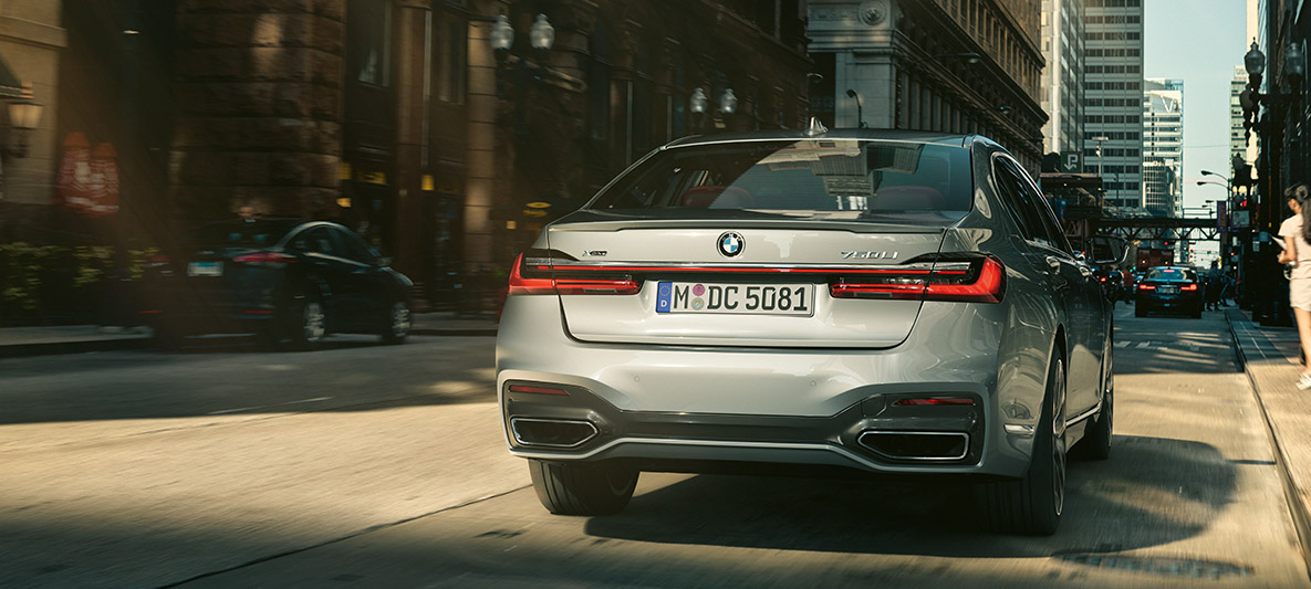 全新BMW旗艦豪華房車THE 7 自動倒車功能全新BMW旗艦豪華房車THE 7