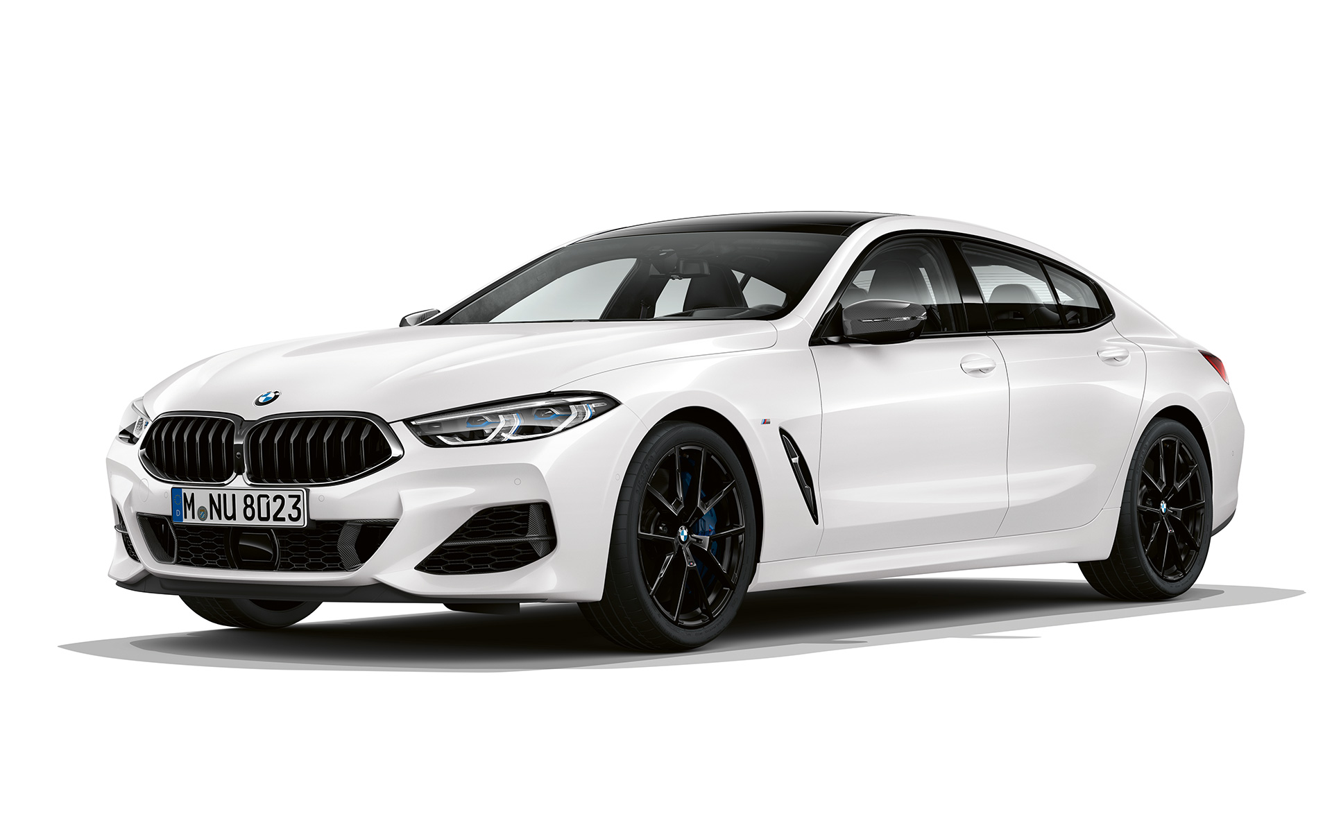 Pure Contrast 四分之三正面拍攝影像 BMW 8 Series Gran Coupé,Pure Contrast 四分之三正面拍攝影像