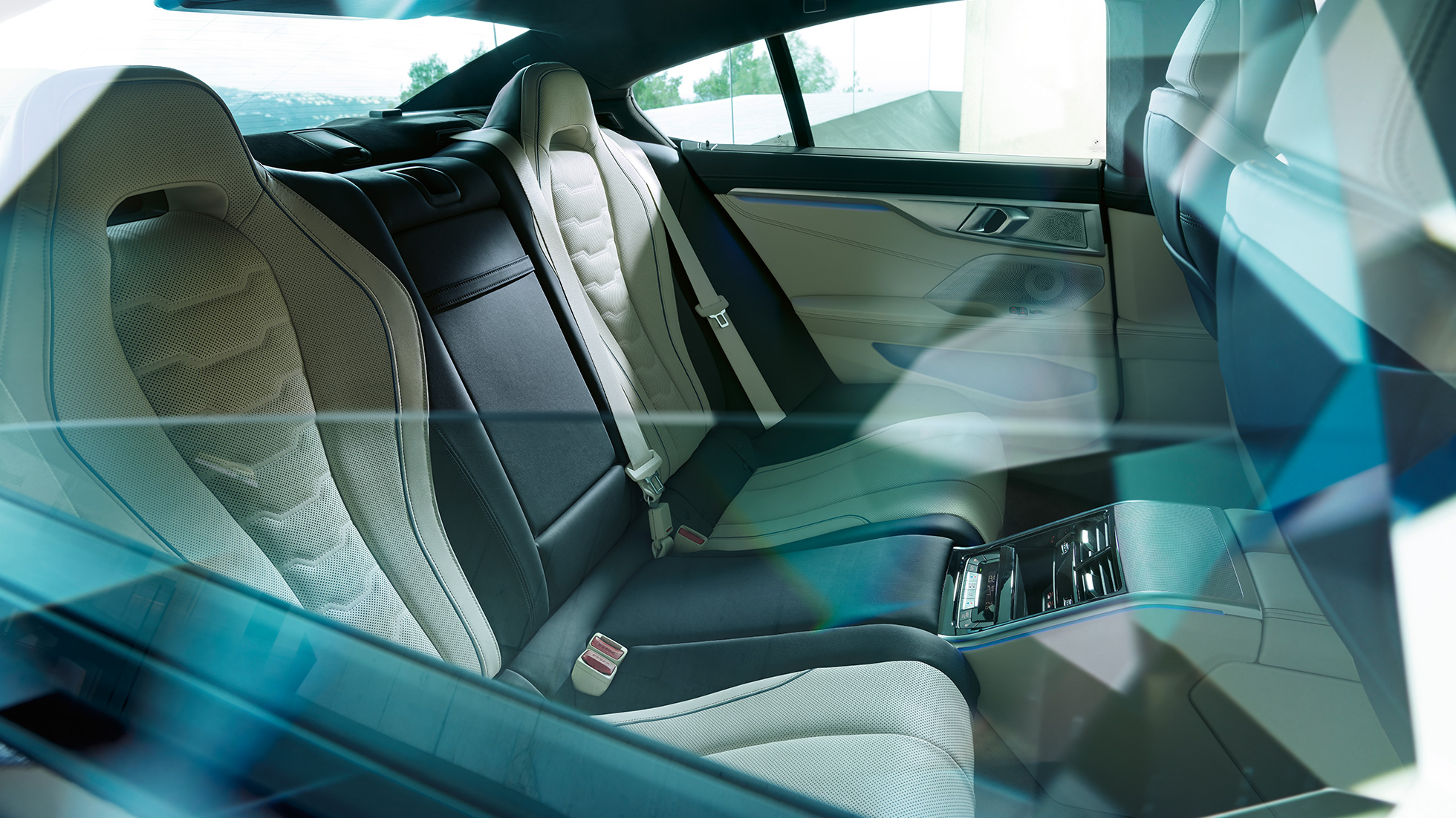 後座內飾設計 BMW 8 Series Gran Coupé,後座設計