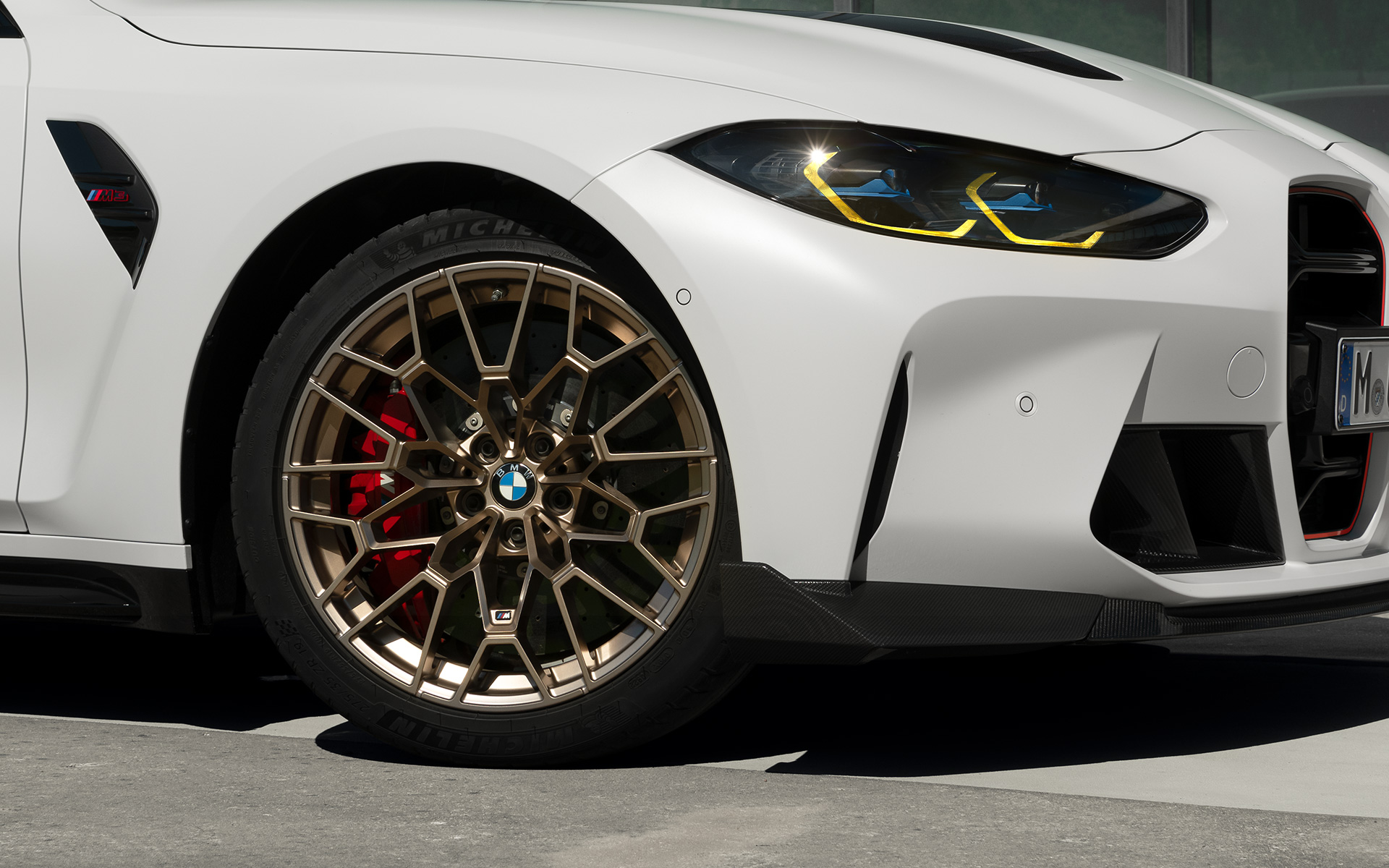 輕合金鍛造輪圈(CS 獨有設計)搭配賽道輪胎 BMW M3 CS G80 BMW M3 CS G80 輕合金鍛造輪圈(CS 獨有設計)搭配賽道輪胎