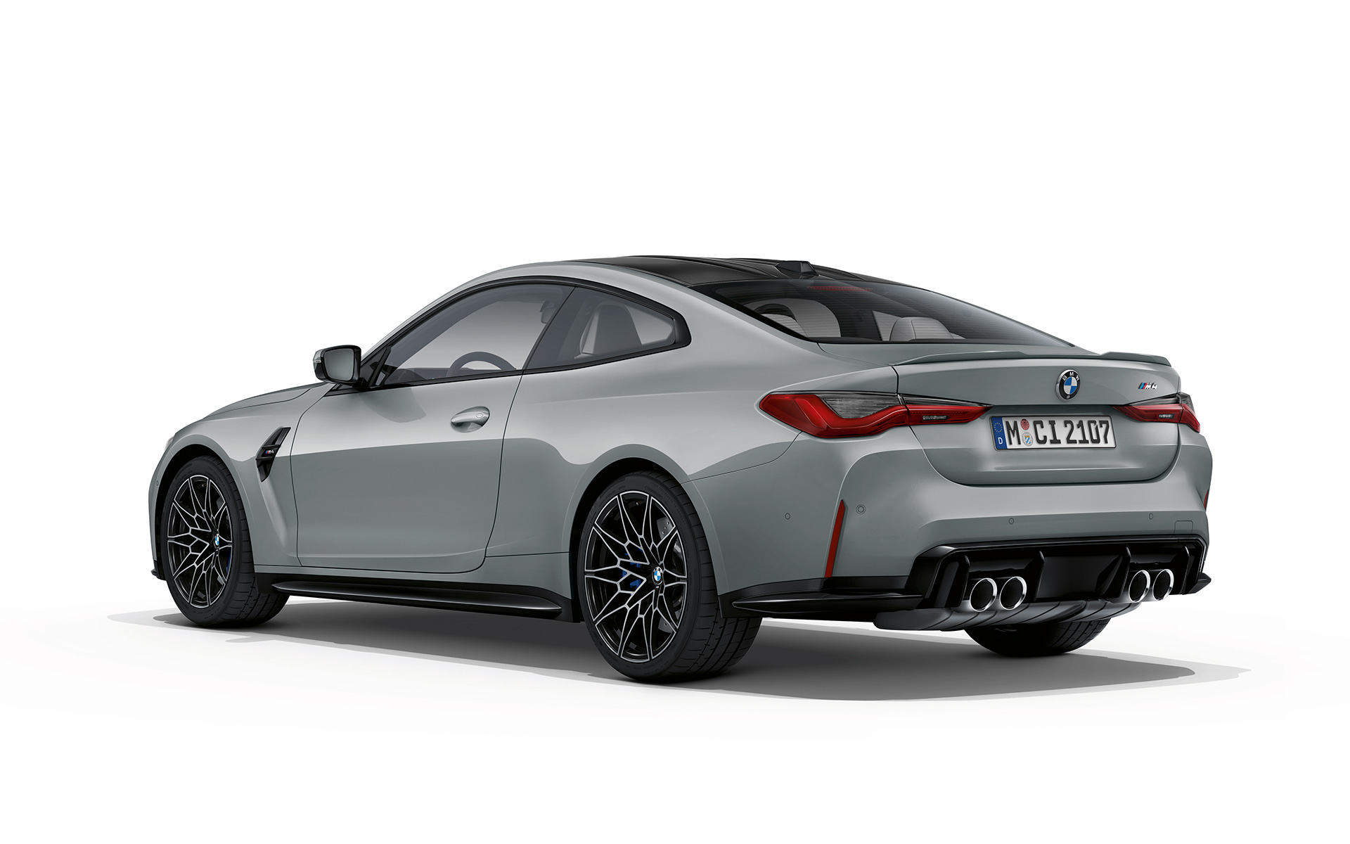 BMW M4 Coupé G82 2020 Brooklyn Grey 金屬外觀漆面尾部四分之三之角度視圖