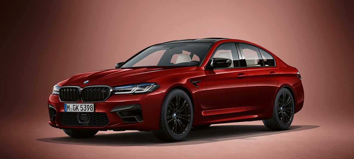 BMW Individual BMW M5 Sedan F90 2020 Aventurine Red 金屬外觀漆面 BMW Individual BMW M5 Sedan F90 LCI Facelift 2020 Aventurine Red 金屬外觀漆面正面四分之三之角度視圖
