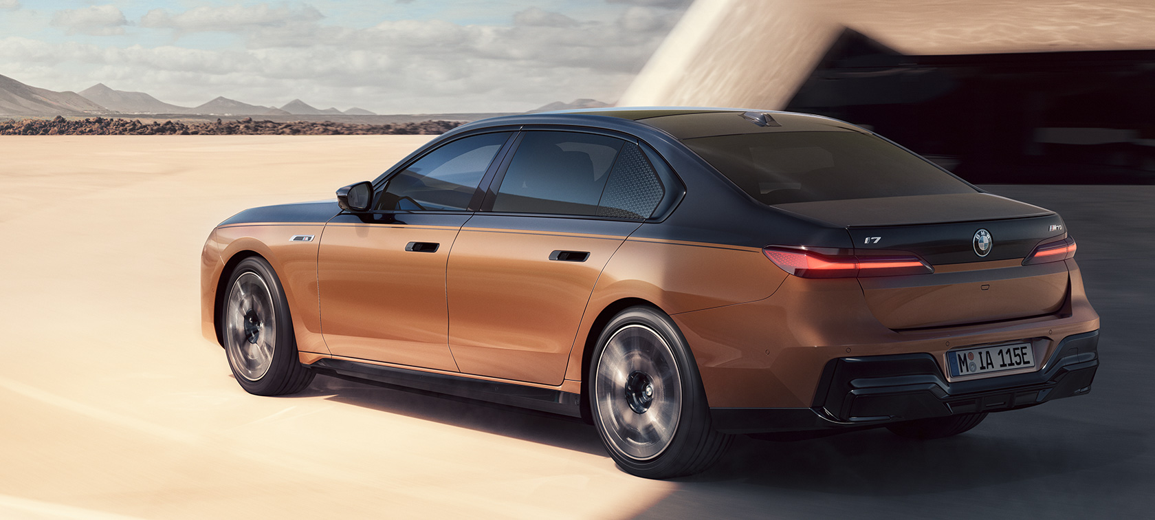 BMW i7 M70 xDrive Sedan G70 駕駛動態視頻 BMW i7 M70 xDrive Sedan G70 駕駛動態視頻