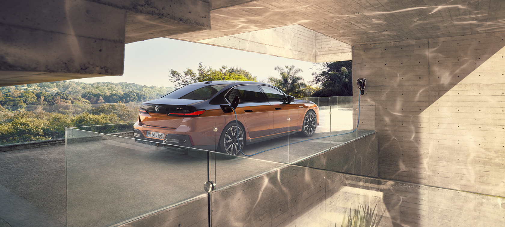 BMW i7 M70 xDrive Sedan G70 外觀視頻 BMW i7 M70 xDrive Sedan G70 外觀視頻