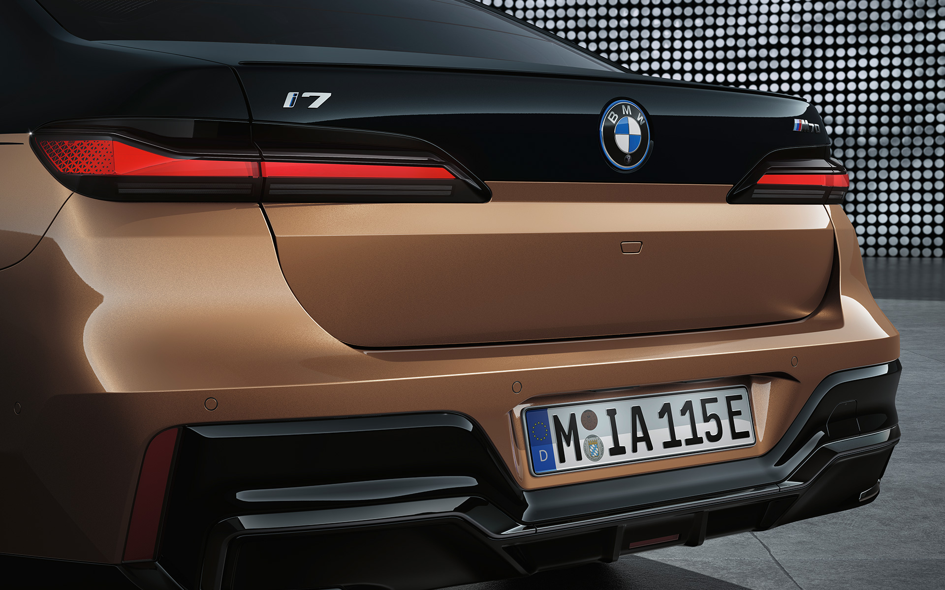 BMW i7 M70 xDrive Sedan G70 M 擾流尾翼