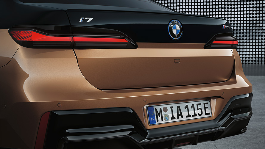BMW i7 M70 xDrive Sedan G70 M 擾流尾翼