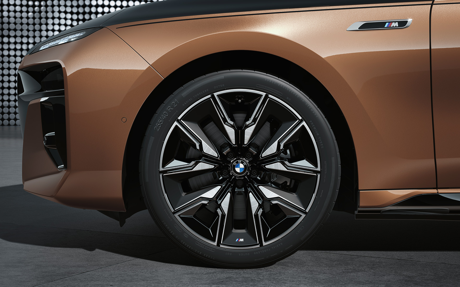 BMW i7 M70 xDrive Sedan G70 21” M 空氣動力學輪圈 909 M Multicolour