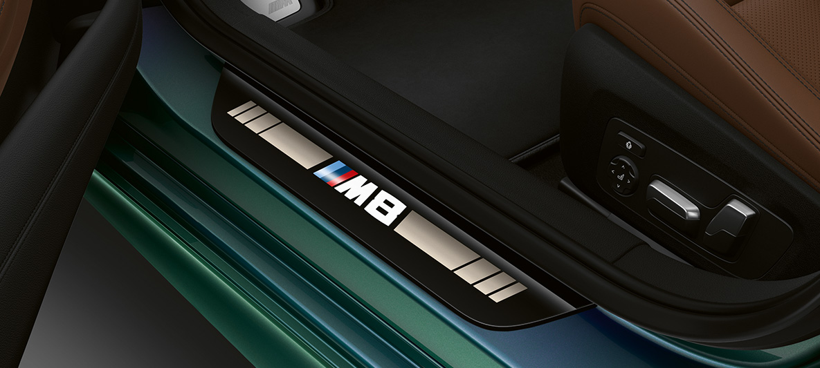 Entry sill BMW M8 Gran Coupé First Edition Entry sills with M8 designation BMW M8 Gran Coupé First Edition F93 2020 BMW Individual Aurora Diamond Green metallic interior