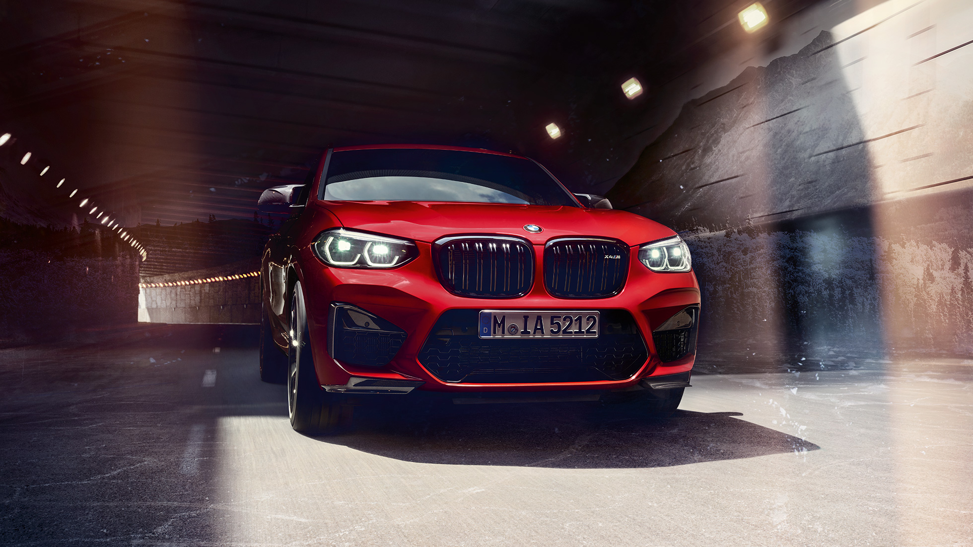 BMW X4 M Competition,四分之三正面視圖。 BMW X4 M Competition,Toronto Red 金屬,外觀設計,四分之三正面視圖。
