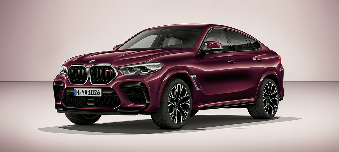 BMW X6 M in BMW Individual Ametrin metallic BMW X6 M F96 SUV 2020 BMW Individual Ametrin metallic three-quarter side view