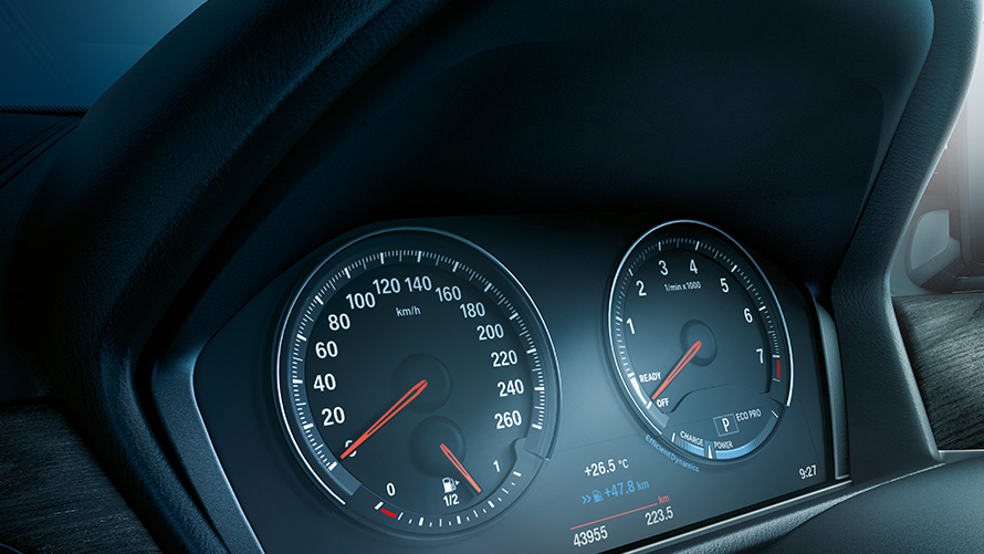 BMW X1, Instrument cluster with Black Panel technology. BMW X1 interior, view of the Instrument cluster with Black Panel technology.