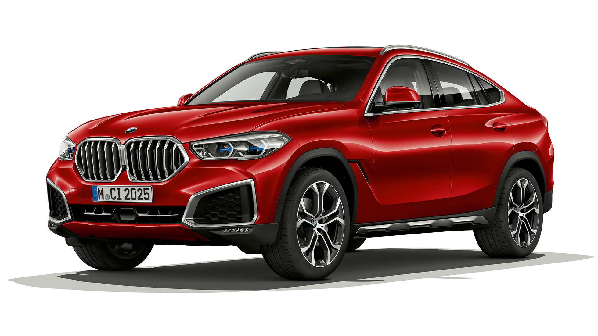 BMW X6 搭配 BMW xLine,外觀。 BMW X6 搭配 BMW xLine,正面四分之三角度視圖。