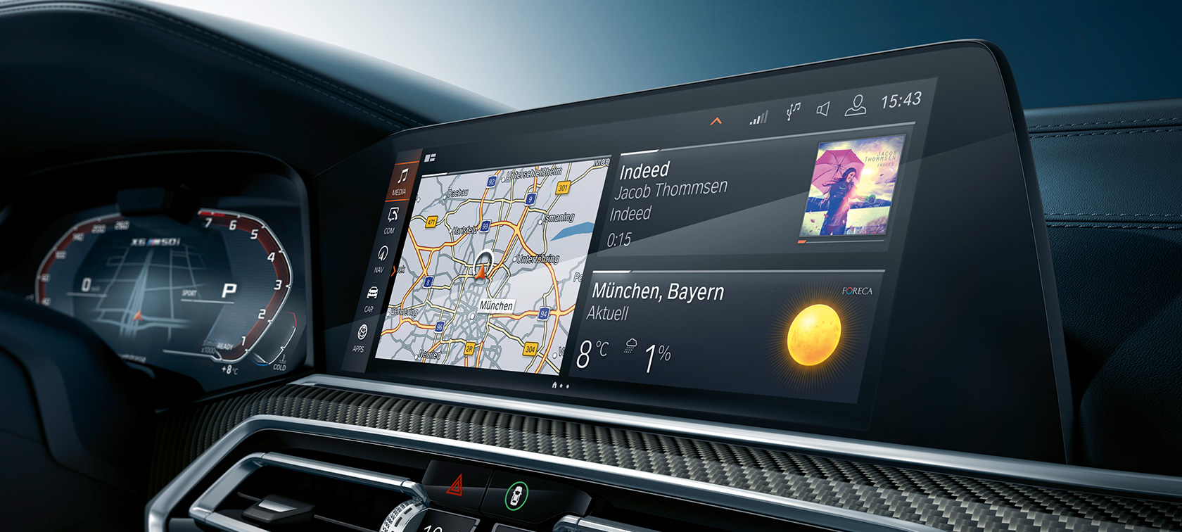 駕駛艙,抬頭顯示螢幕視圖。 BMW X6 駕駛艙,抬頭顯示螢幕視圖。