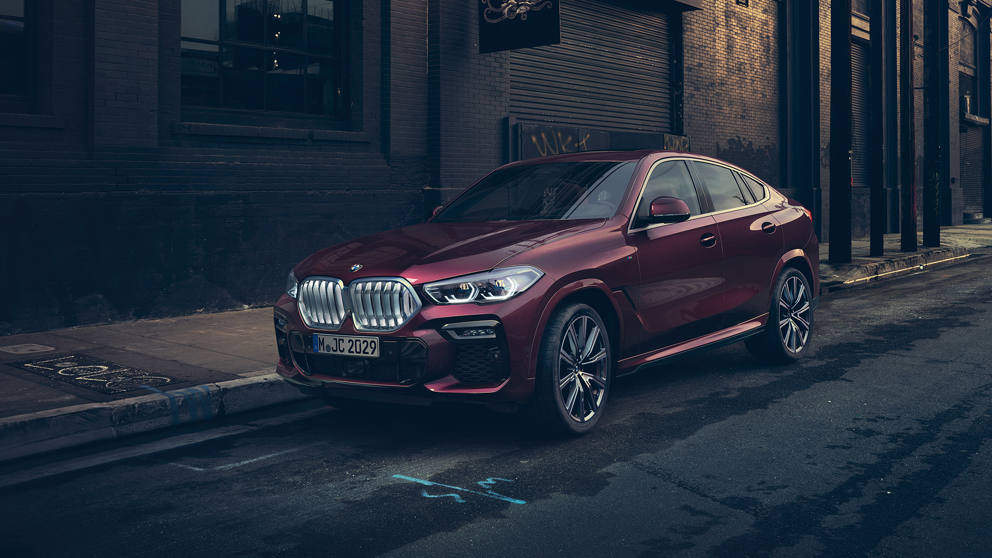 BMW X6 Individual 外觀 BMW X6 Individual,靜止狀態,四分之三正面