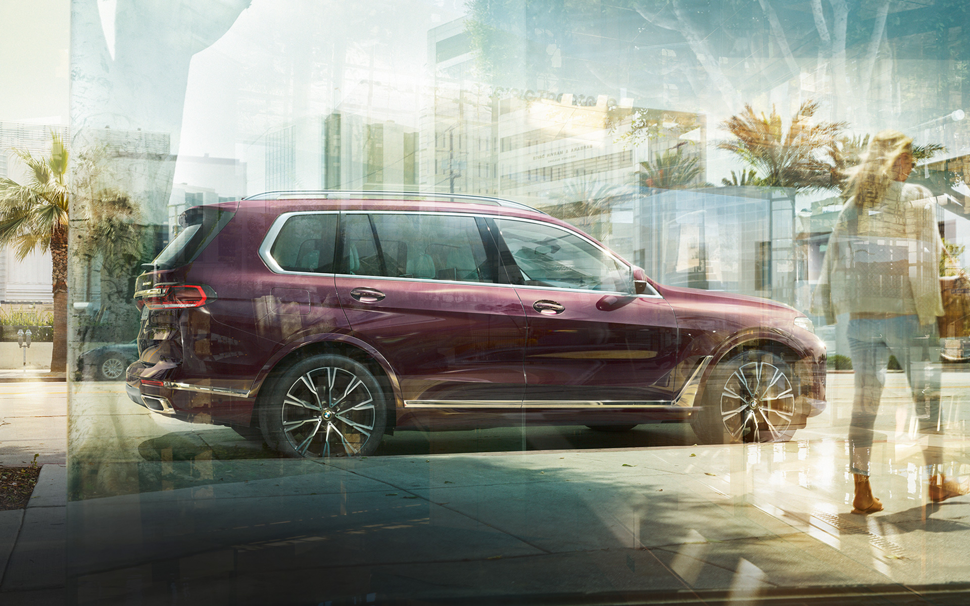 BMW X7 Individual xDrive40i G07 2018 Ametrin 金屬漆面側面角度視圖,停駐在城市中 BMW X7 Individual xDrive40i G07 2018 Ametrin 金屬漆面側面角度視圖,停駐在城市中