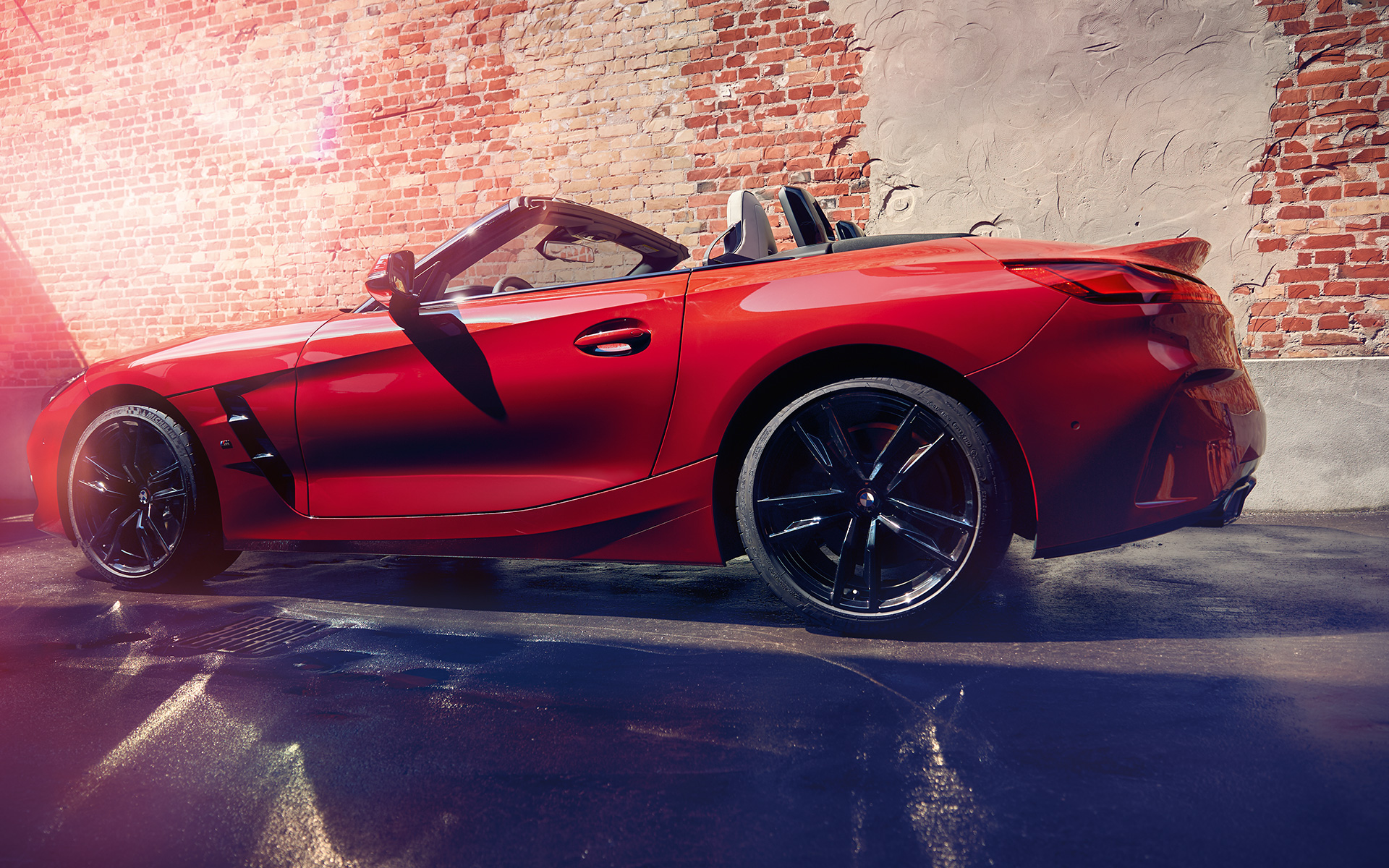 Side shot of the BMW Z4 Roadster (G29) Side shot of the BMW Z4 Roadster (G29) in front of a brick wall